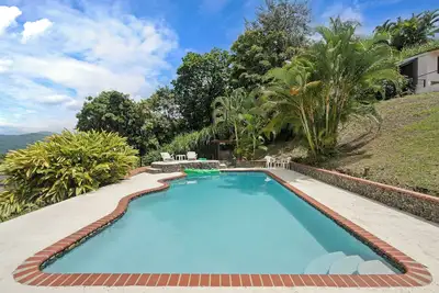 Image de Nice Pool & Bbq w\/ Mountain Views | Tanning Beds by Otium