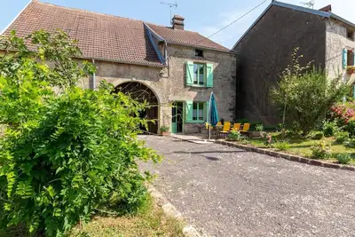 Image de Maison rénovée à la campagne, jardin clos, animaux admis, vélos & parking privés