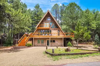 Image de Blissful Pine  A-Frame Chalet | Deck & Game Room | Mother-in-Law Suite | Sleeps 16
