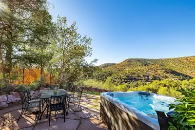 Image de Elysian Escape | Stunning Views | Above-Ground Spa | Private Trail to Creek | Pet & Family-Friendly