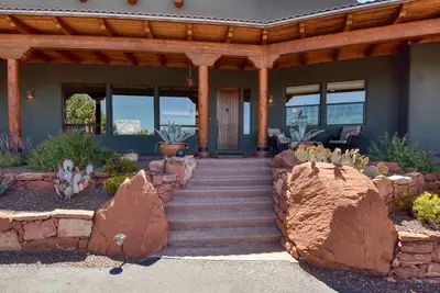 Image de Wild Horse Hacienda | 2 Acres of Desert Beauty | Hot Tub | Horse Facilities