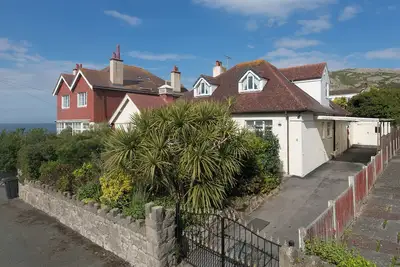 Image de The Cottage on the Beach - Sleeps 7 - Large Garden