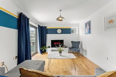 Image de Enchanting Bristol Abode -Sleeps 6 with Balcony!