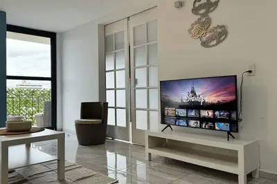 Image de Nice Apartment Perfect Location Ext View.