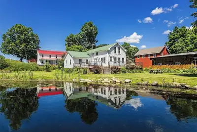 Image de Waterfront Modern Farmhouse with WiFi near Saratoga Track, Vermont and more!