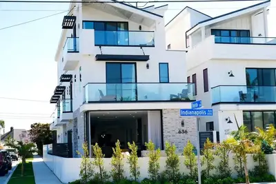 Image de Spacious 4-bedroom house with WiFi and Ac in welcoming Huntington Beach