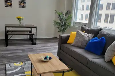 Image de #6 Downtown Free Parking- Walk to Lucas Oil, Conv Center, Gainbridge