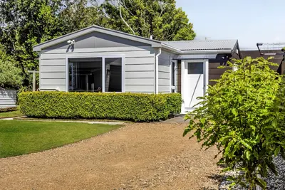 Seaside Hideaway - New Plymouth Holiday Home