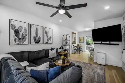 Image de Peaceful SoLa Hideaway w/ Private Patio