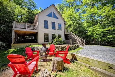 Image de Family Fun Escape: Hot Tub, Gameroom, Fireplace, Dog Friendly, Firepits & Grill