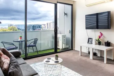 Image de Clarendon St Chic 2 Bedroom Apartment w Parking