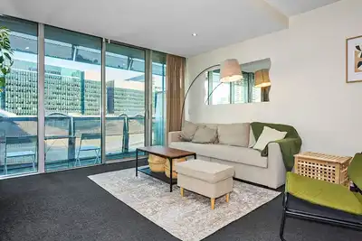 Image de Collins Street Chic Your Stylish Getaway