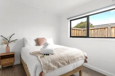 Image de Rosebud Beachfront Haven Coastal Bliss Four