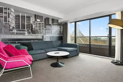 Image de Southbank Retreat with Car Park Gym Pool Hot Tub