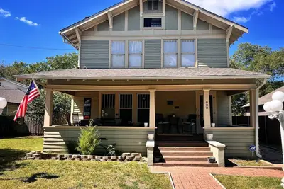 Image de Marvelous 3-bedroom house with Ac in charming Sherman