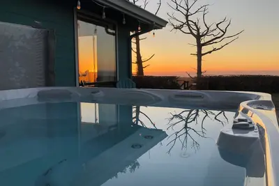 Image de Welcome to Mermaid Cove: Your Luxurious Oceanfront Retreat