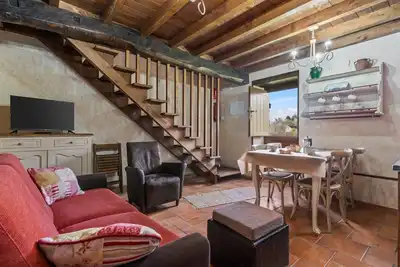 Image de Maison de campagne 'Morouzos' avec terrasse partagée, jardin partagé et Wi-Fi