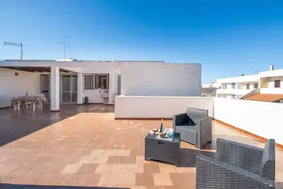 Image de Maison de vacances 'Villetta Panoramic Rooftop San Foca' avec terrasse privée et climatisation
