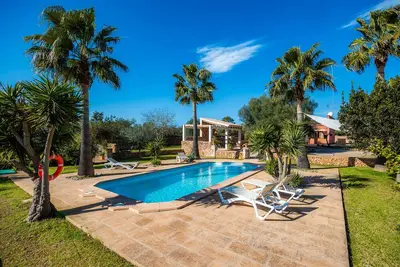 Image de Maison de campagne \"Linda\" avec piscine privée, Wi-Fi et climatisation