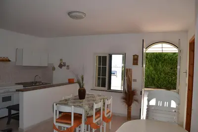 Image de Appartement 'Alba Del Mare' avec vue sur la mer, terrasse privée et jardin partagé