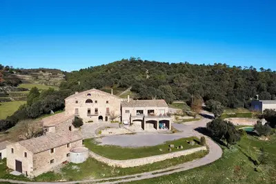 Image de Maison de campagne \"Les Corts De Biosca\" avec vue sur les montagnes, piscine privée et Wi-Fi