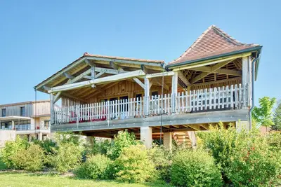 Image de Cabane 'Muscadelle' avec piscine partagée, Wi-Fi et climatisation
