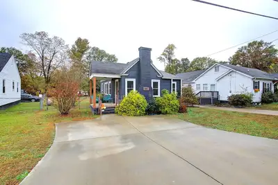 Image de Charming 2-bedroom house with WiFi, Ac in amazing Greenville
