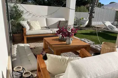 Villa 'Vila Exclusiva Na Praia De Tróia' avec vue sur mer, Wi-Fi et climatisation
