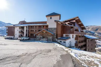 Image de Appartement 'Appartement Les Menuires' avec vue sur montagne et balcon