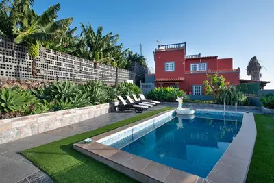 Image de Maison de campagne \"Los Lilos\" avec piscine privée, jardin privé et Wi-Fi