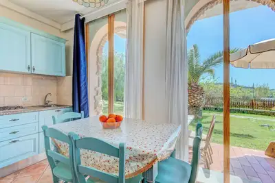 Image de Appartement 'Bilocale Castle' avec piscine partagée, Wi-Fi et climatisation