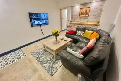 Image de Stylish Cottage for Long stays Gloucester city centre