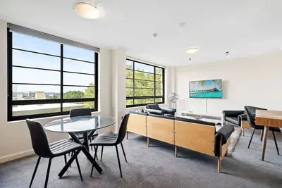 Image de Contemporary 2 Br Apt with Harbour Views & Parking