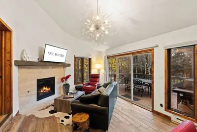 Image de New Charming 3 Bed West Vail Home - Close to Slopes!