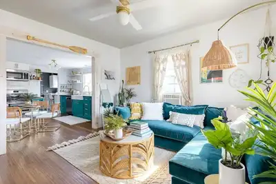 Image de Charming 2-bedroom House with Every Amenity in Quiet, Trendy Neighborhood