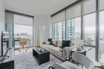 Image de Rincon Hill 1br w/ Gym, Pool, Ev Charger & Rooftop | Near Tech Hub