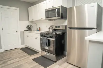 Image de Spacious 3-bedroom, 4 queen beds with 2 bathrooms.