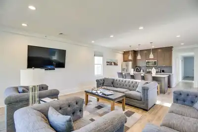 Image de Walk to Bowen's Wharf: Condo in Dtwn Newport