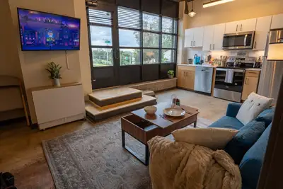 Image de Excellent 2br Apartment Uptown - Walkable - Safe