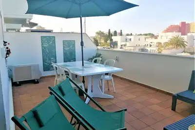 Image de Appartement Lumineux à Roses: Piscine, Jardin, Proche Plage, Climatisé, 4 Pers.