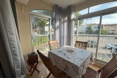 Image de T2 Cabine rénové Cap d'Agde: 4 pers, parking, prox plages