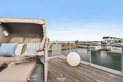 Image de Sea Lounge- roof terrace with panoramic view, beach chair, floating house, sauna
