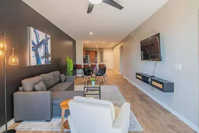 Image de 2br Spacious Retreat near Asu Sloan Pk with Wd Parking can Sleeps 8