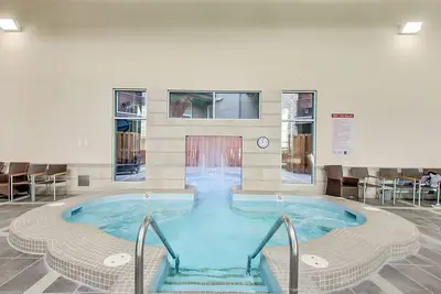 Image de Alpine Splash Getaway – Pool, Hot Tub & Waterslide!