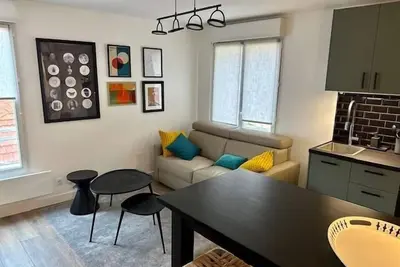 This condominium is a 1 bedroom(s), 1 bathrooms, located in Beausoleil, Al.