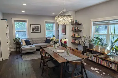 Image de Park-Side Home in Jamaica Plain