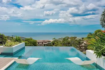 Image de Ocean view home with infinity pool & soccer pitch near Tamarindo beach