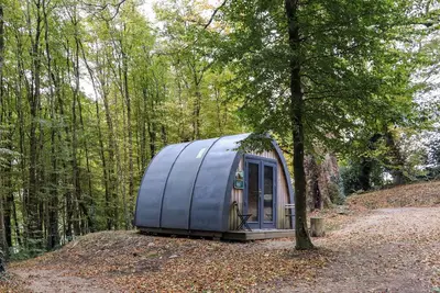 Ballybeg Pod 2, romantic, with hot tub in Tinahely, County Wicklow