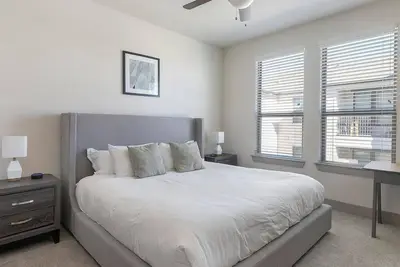 Image de Landing at The Flats at Shadowglen - 2 Bedrooms. . .