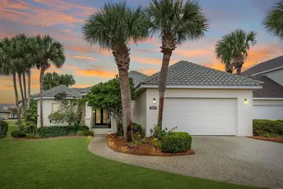 Image de 4bd~3ba~Golf Cart~Close to beach~Sleeps 12~By the pool